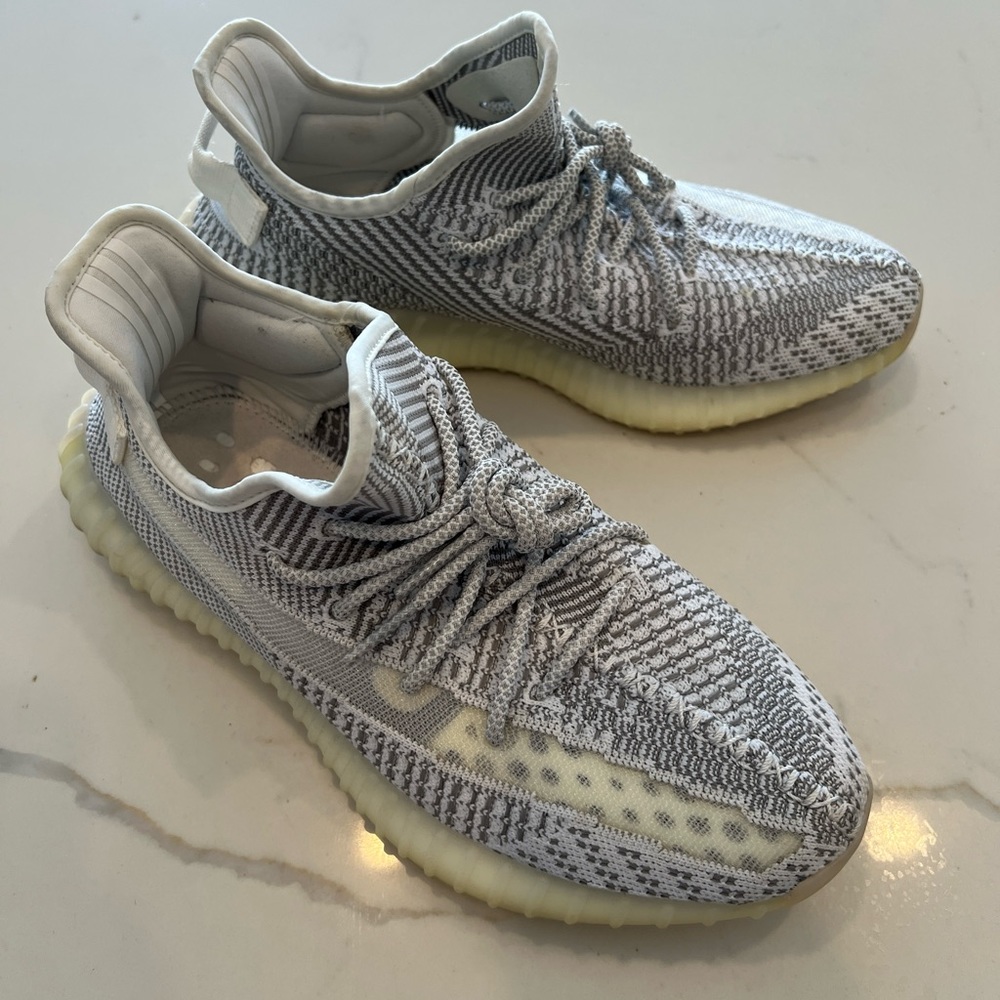 Yeezy boost - Picture 2 of 5